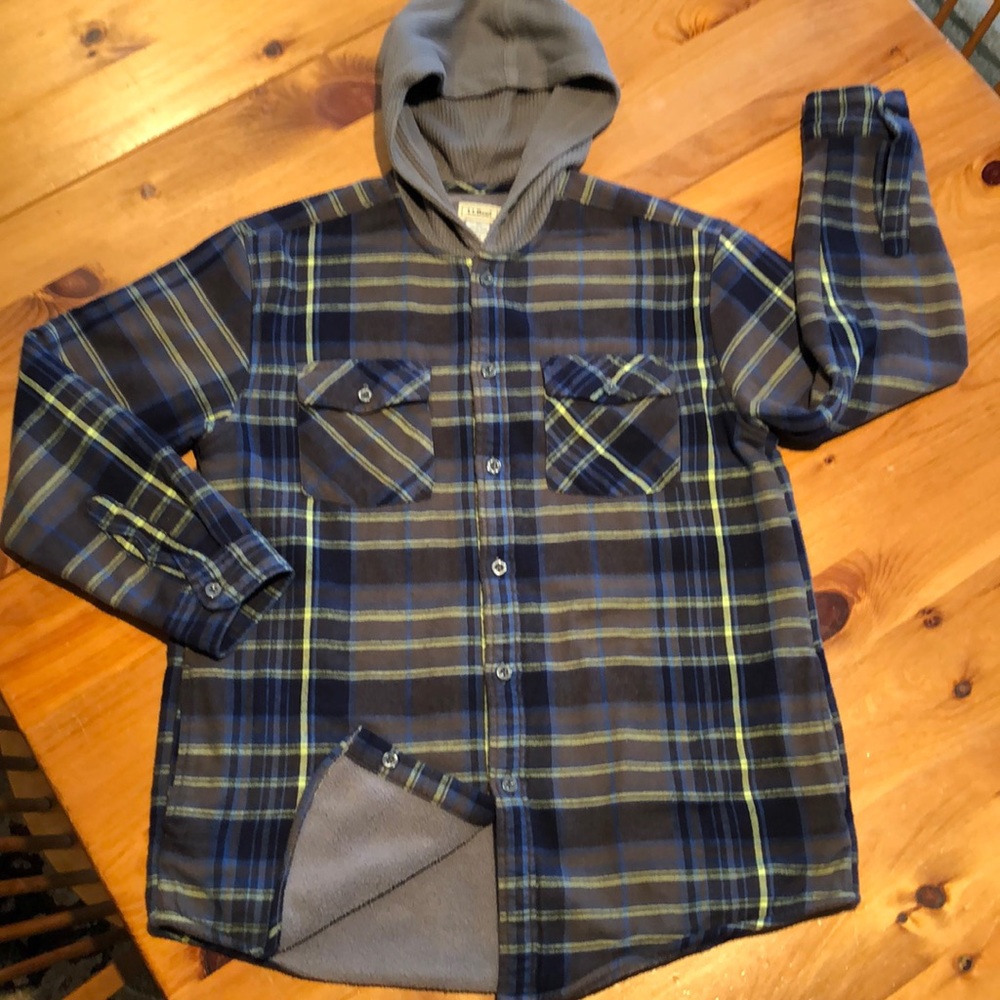 L.L. Bean Youth Hooded Fleece-lined Flannel 💙
